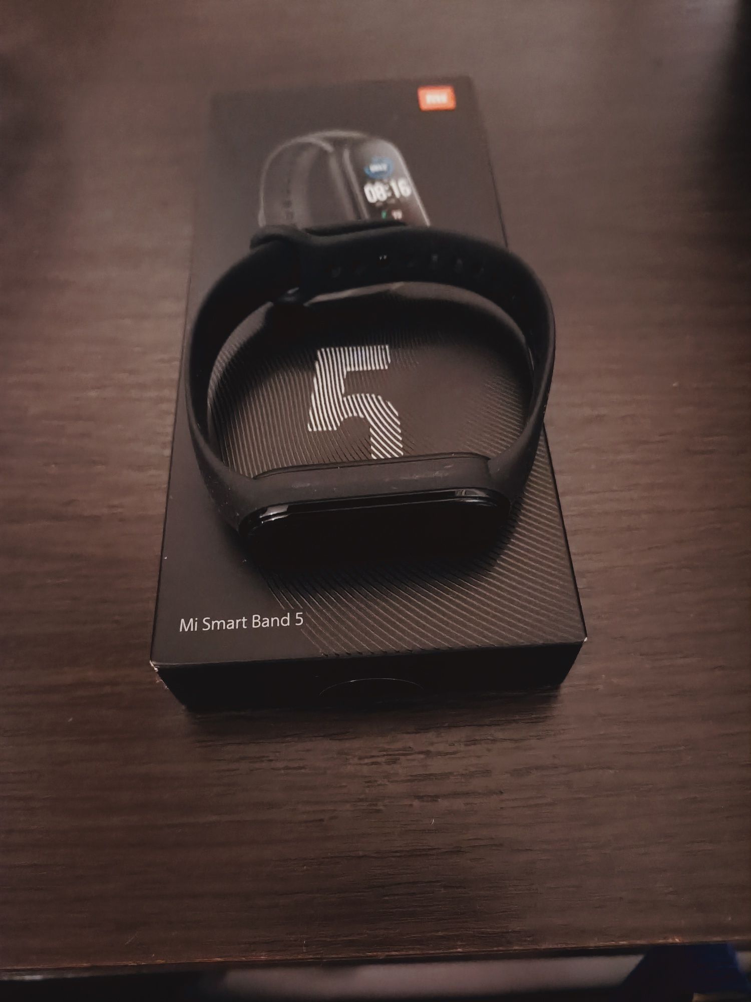 Продам наручные часы MI  Smart Band 5