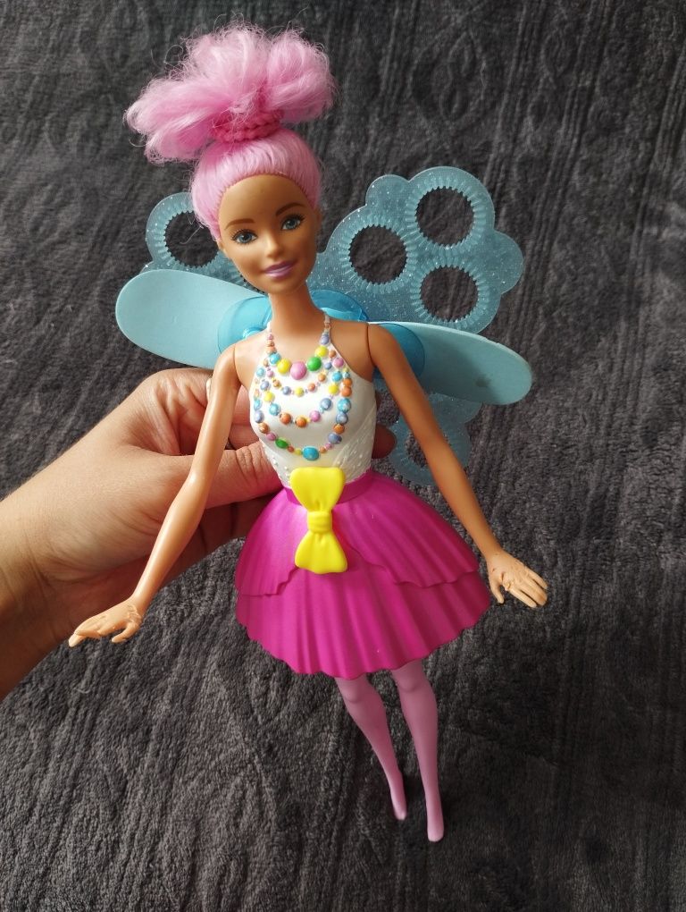 Lalka barbie z wiatrakiem