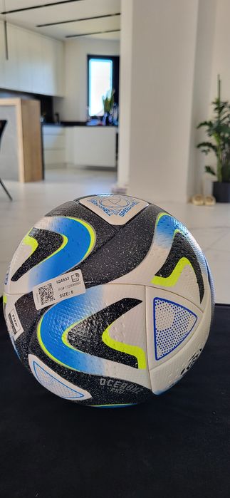 Piłkę nożną adidas Orginalną Oceaunz Pro Official match ball
Official