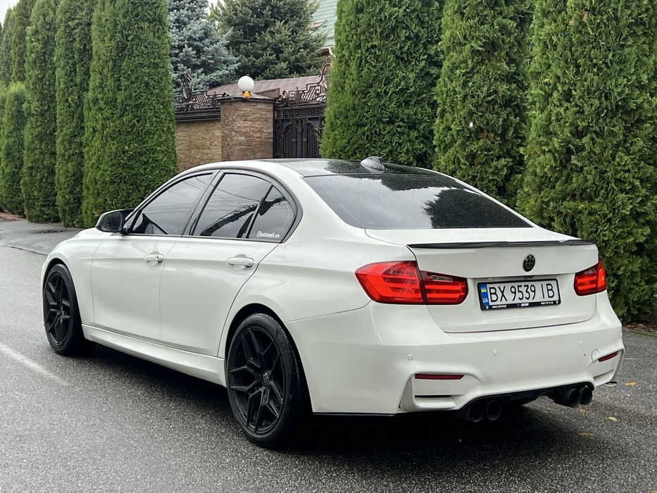BMW f30 328i.
