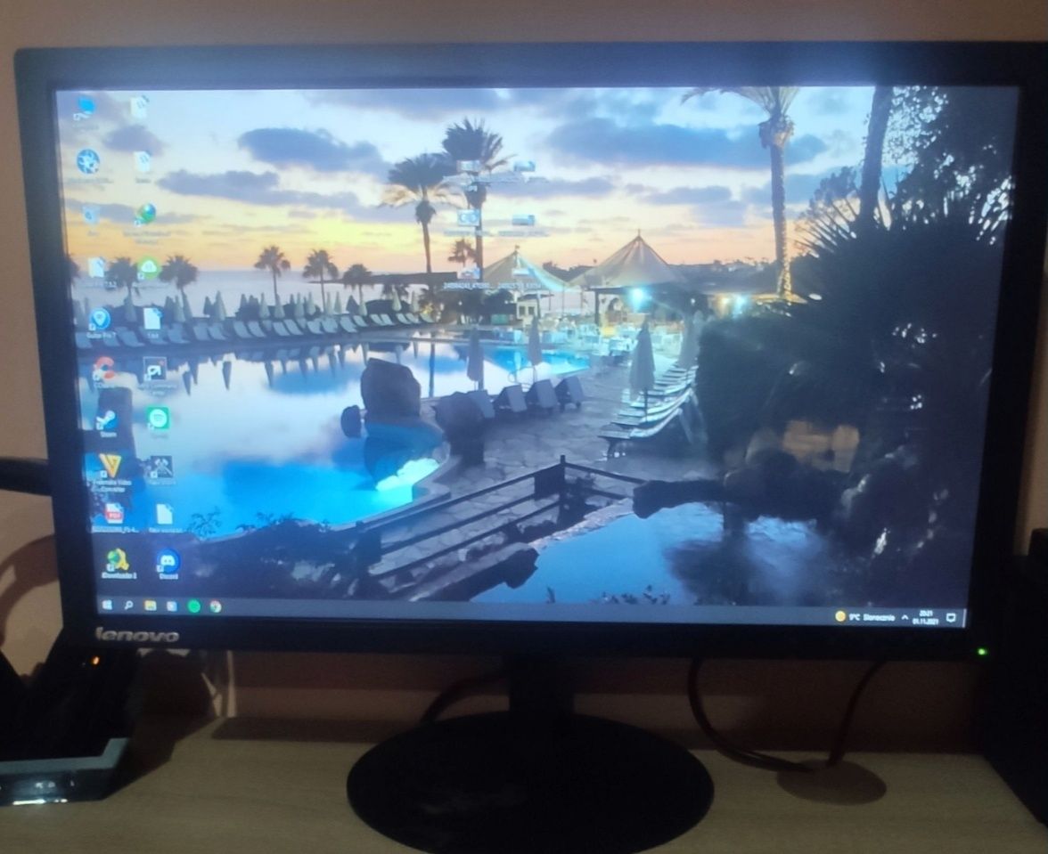 PC z monitorem Full Hd 22 cale, NVIDIA GeForce 970 gtx i5,16 Gb, ssd