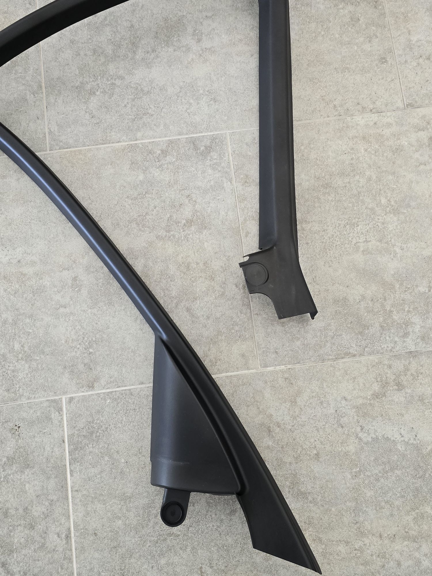 Aro Portas BMW F30 sem Tweeter