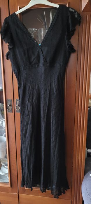 Czarna sukienka z jedwabnej koronki rozmiar 36.