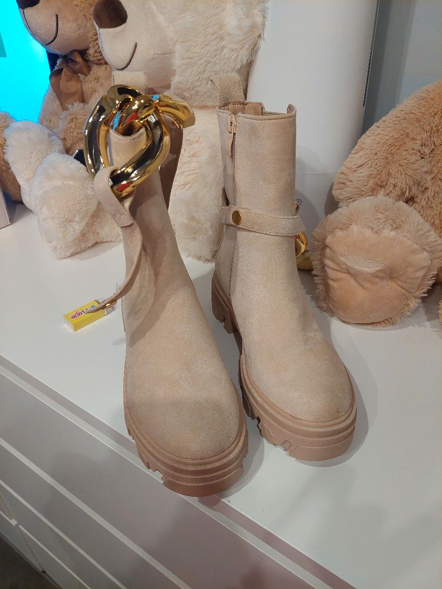 Nowe bezowe botki 36
