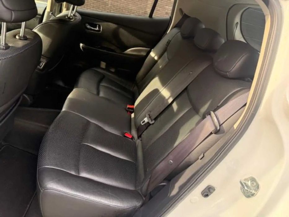 Nissan Leaf      2015