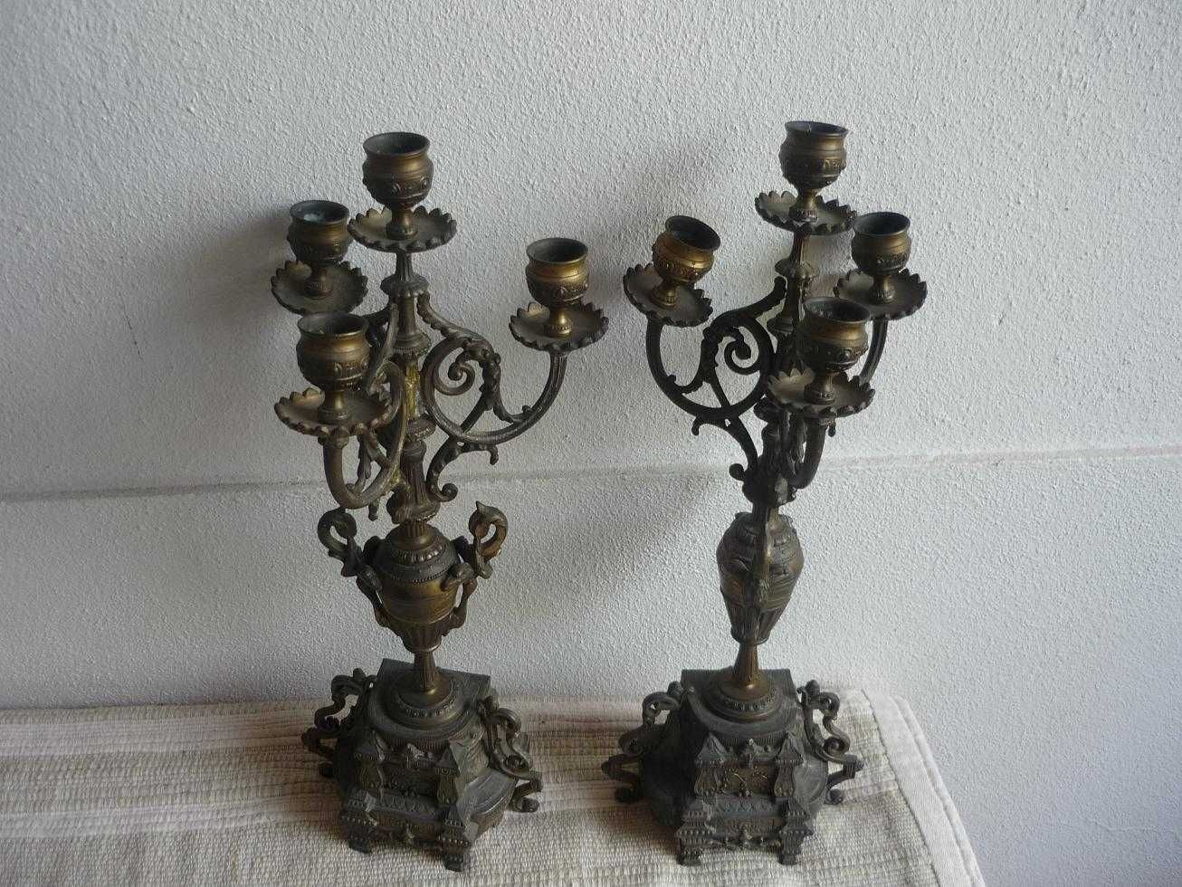 par candelabros para 4 lumes antigos