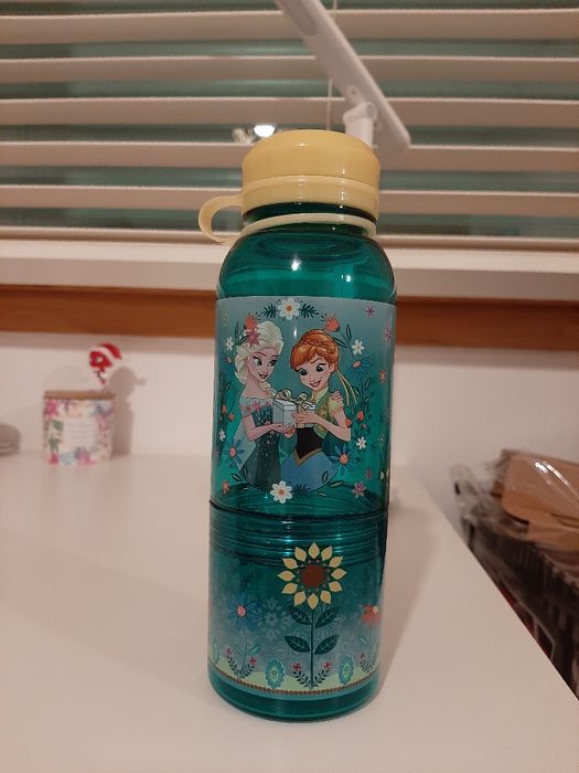 Garrafa plástico com motivos do Frozen