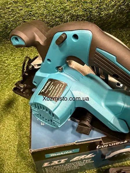 Акумуляторна безщіткова пила Makita DHS680 (48 В, 185 мм, 10800об/хв)
