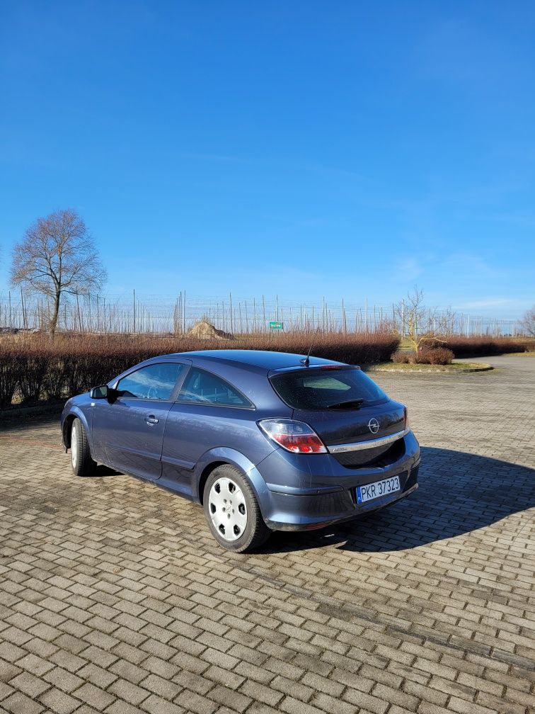 Opel Astra GTC 1.6