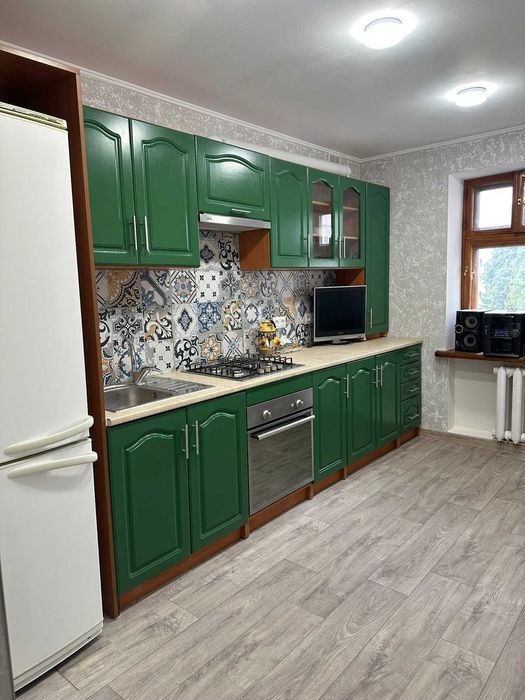 Продам квартиру на Таирова 4 ком 78 м2