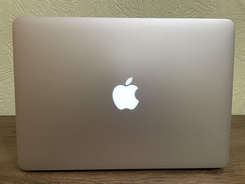MacBook Pro 13 8/512gb. Retina. Хорошее состояние. 591 цикл.