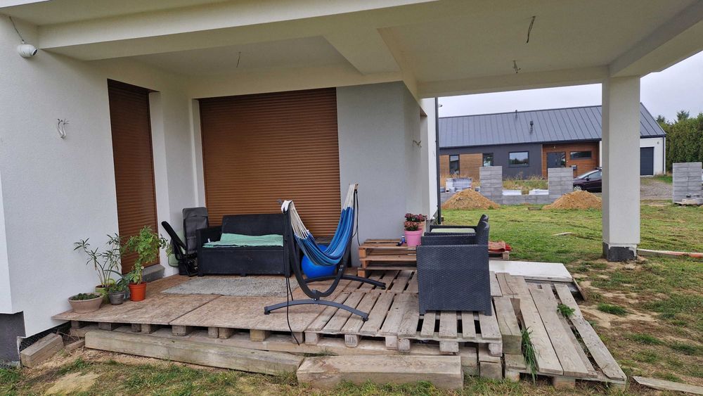 Taras drewniany (tymczasowy/ budowlany), 12 palet, OSB, krokwie, belki