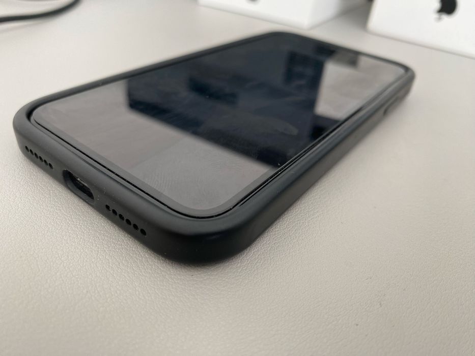 iPhone 11 64 GB Preto