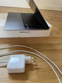 MacBook M1 Gwiezdna szarość