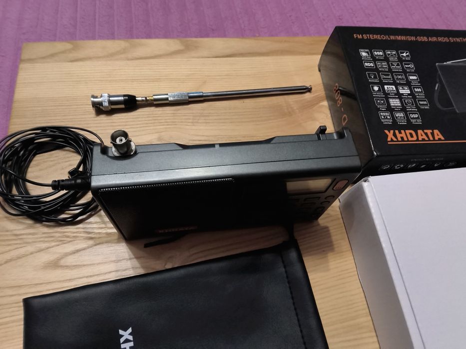 Радіоприймач XHDATA D-808