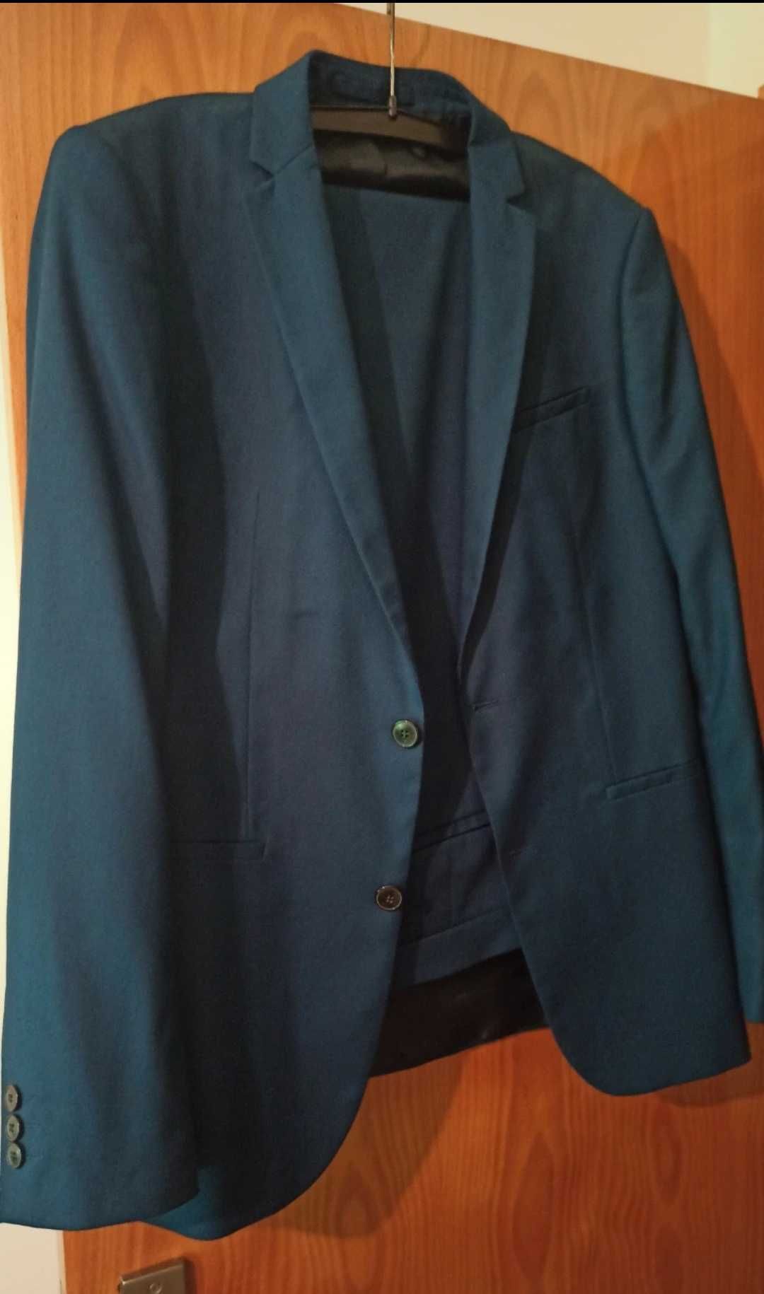 Conjunto blazer e calça de fato