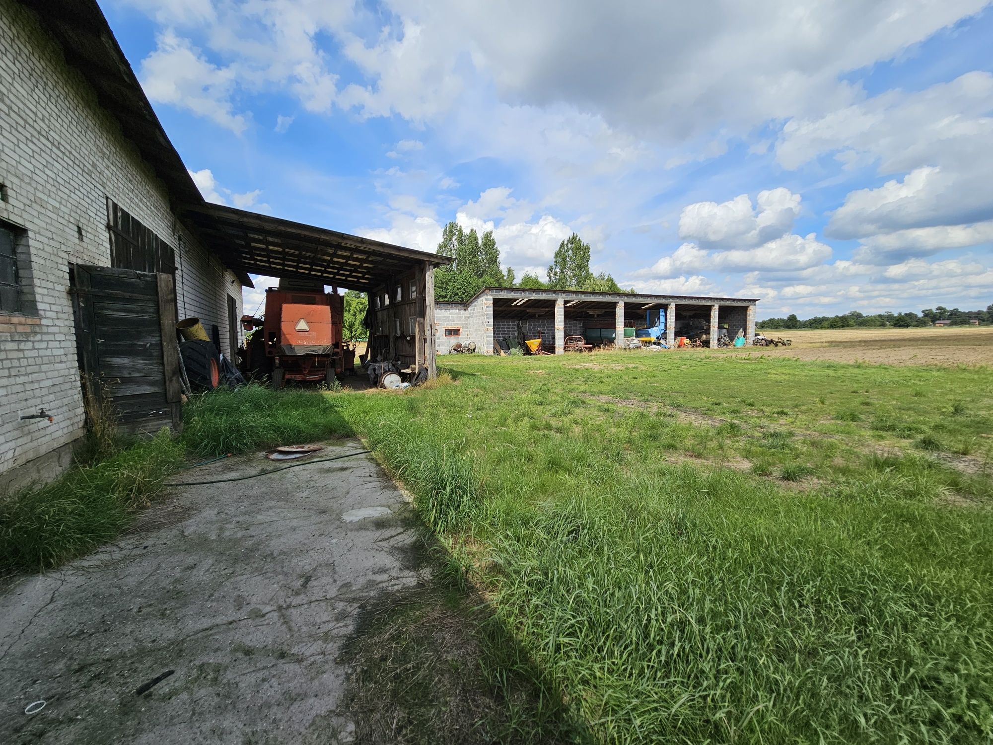 Gospodarstwo rolne z ziemią, domem, budynkami gospodarczymi