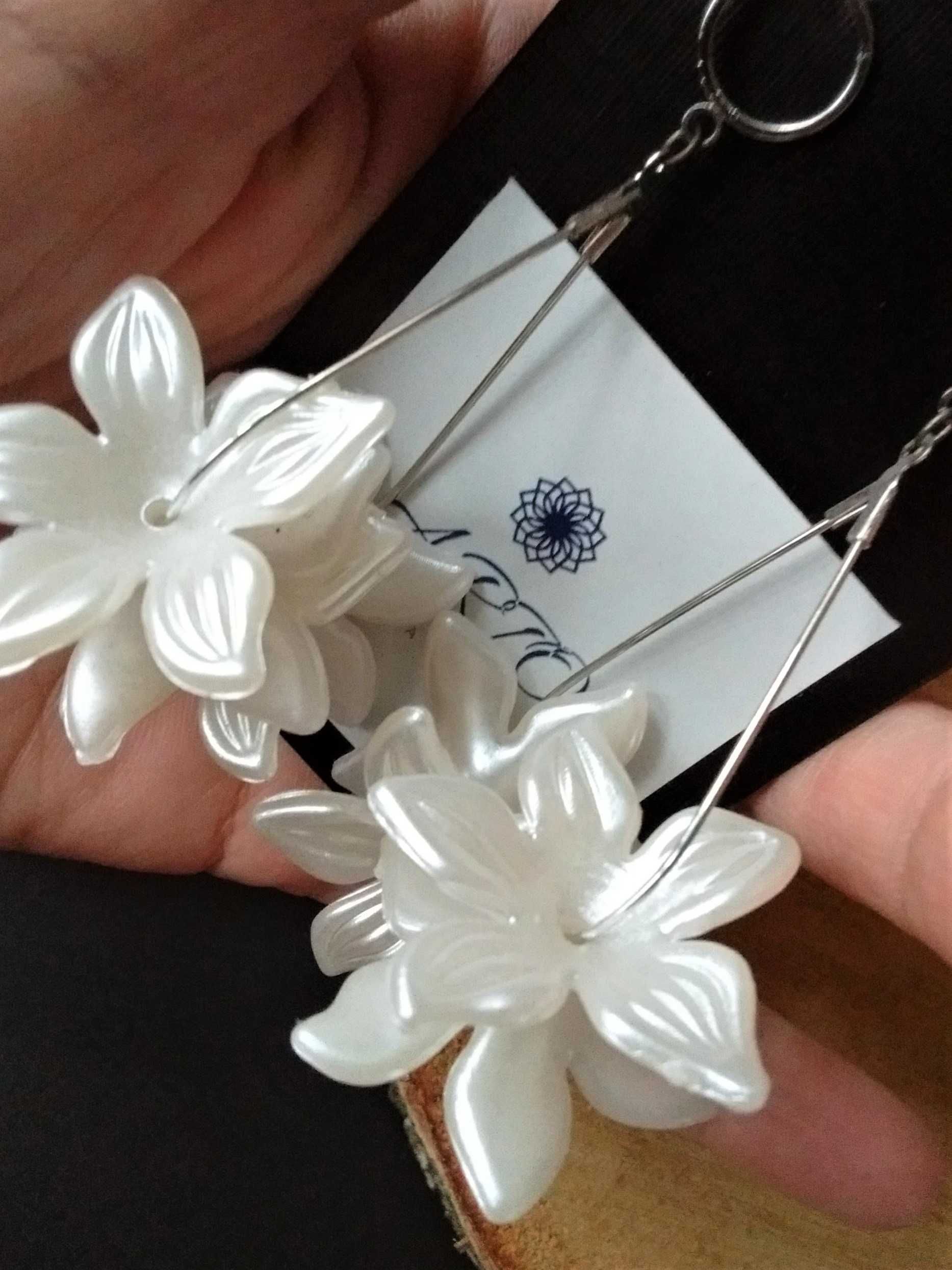 Kolczyki kwiaty ŚLUBNE białe écru długie wiszące