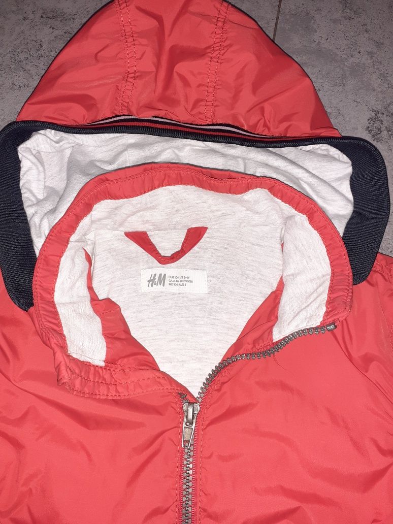 Kurtka na wiosnę H&M 104 czerwona