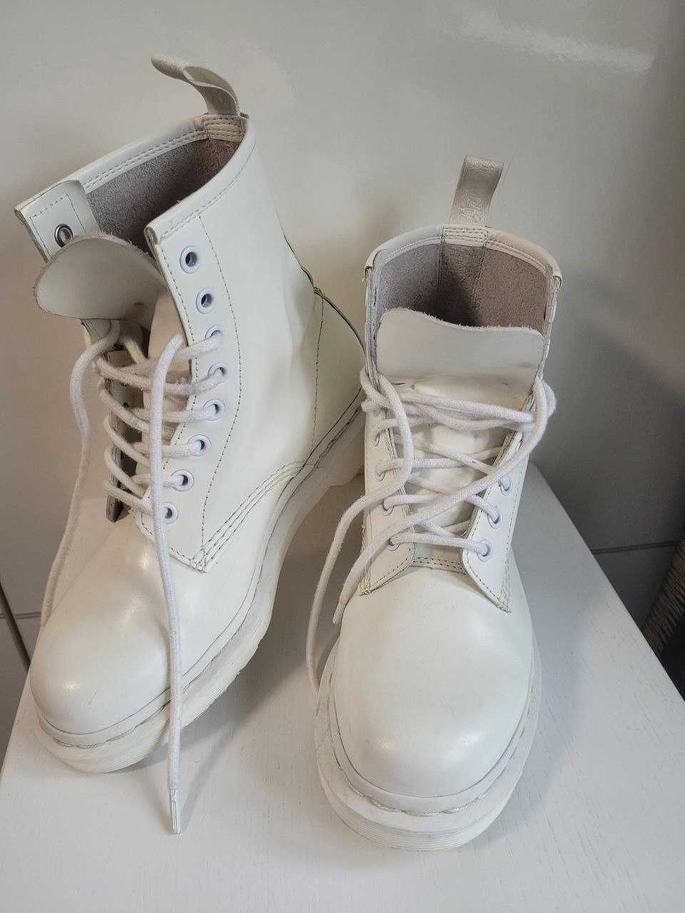 Ботинки женские Dr. Martens Mono White Smooth