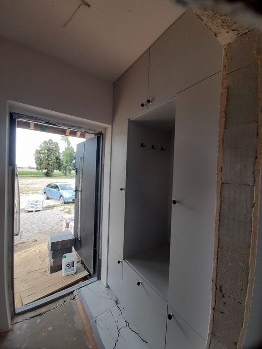 Wykonuję meble na wymiar.