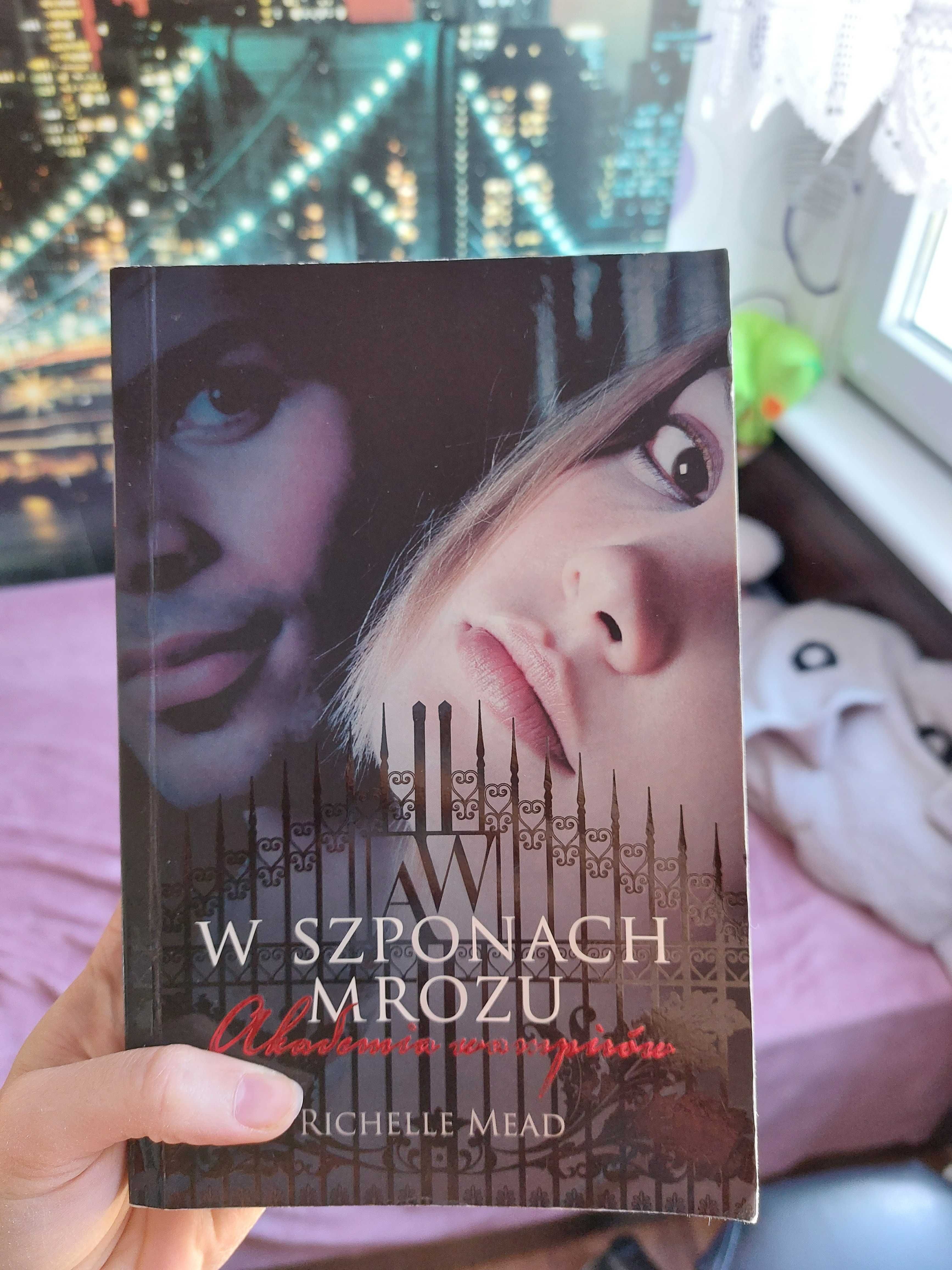 W szponach mrozu Akademia wampirow (02) - Richelle Mead
