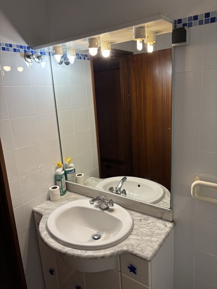 Móvel de Casa de Banho com Lavatório e Pedra - Muito Bom Estado