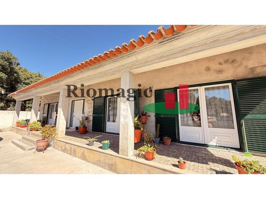 Conjunto de Duas Moradias com Quatro Apartamentos***RIOMAGIC***