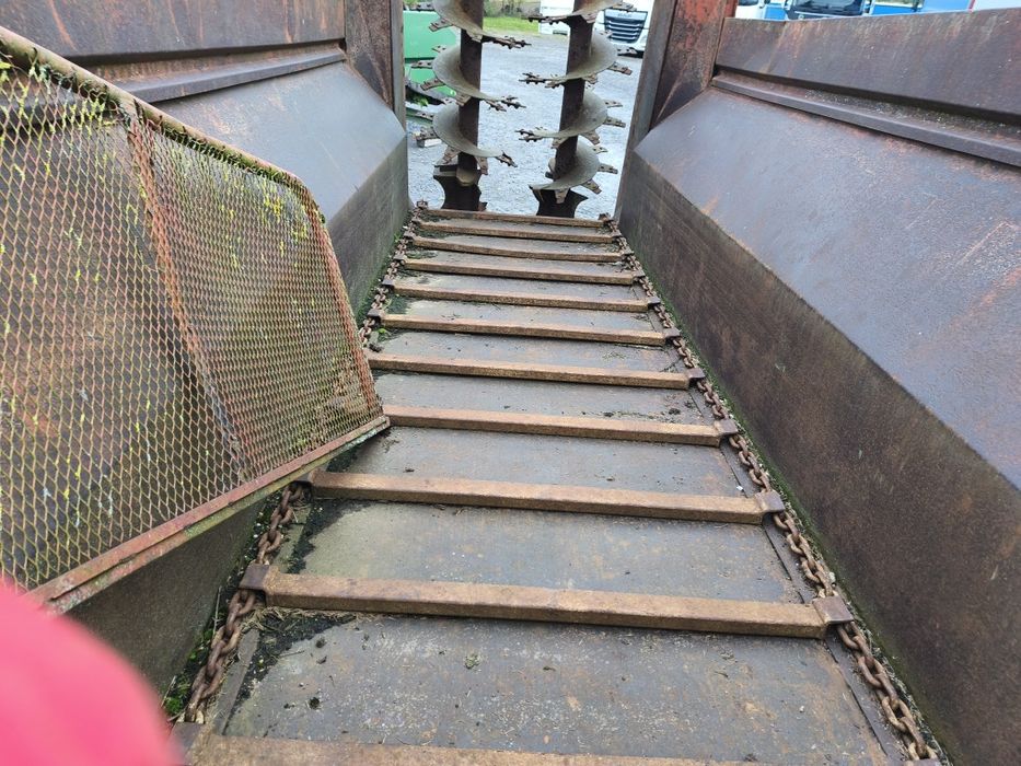 Rozrzutnik Gilibert 8247. 99r. Sprowadzony