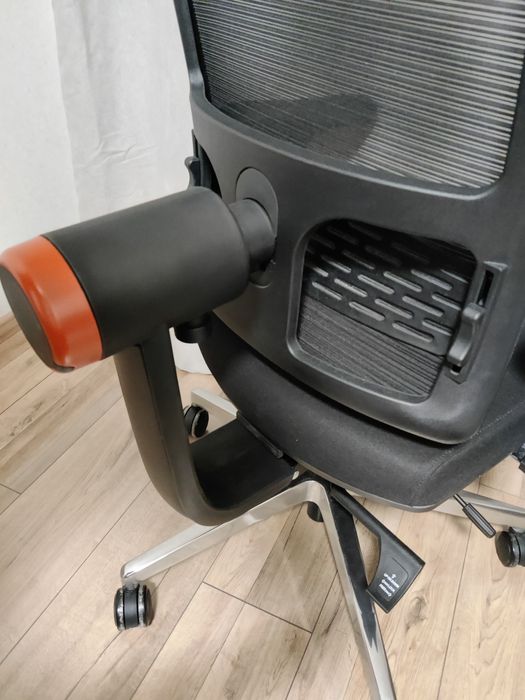 Крісло компʼютерне ергономічне  NEWTRAL