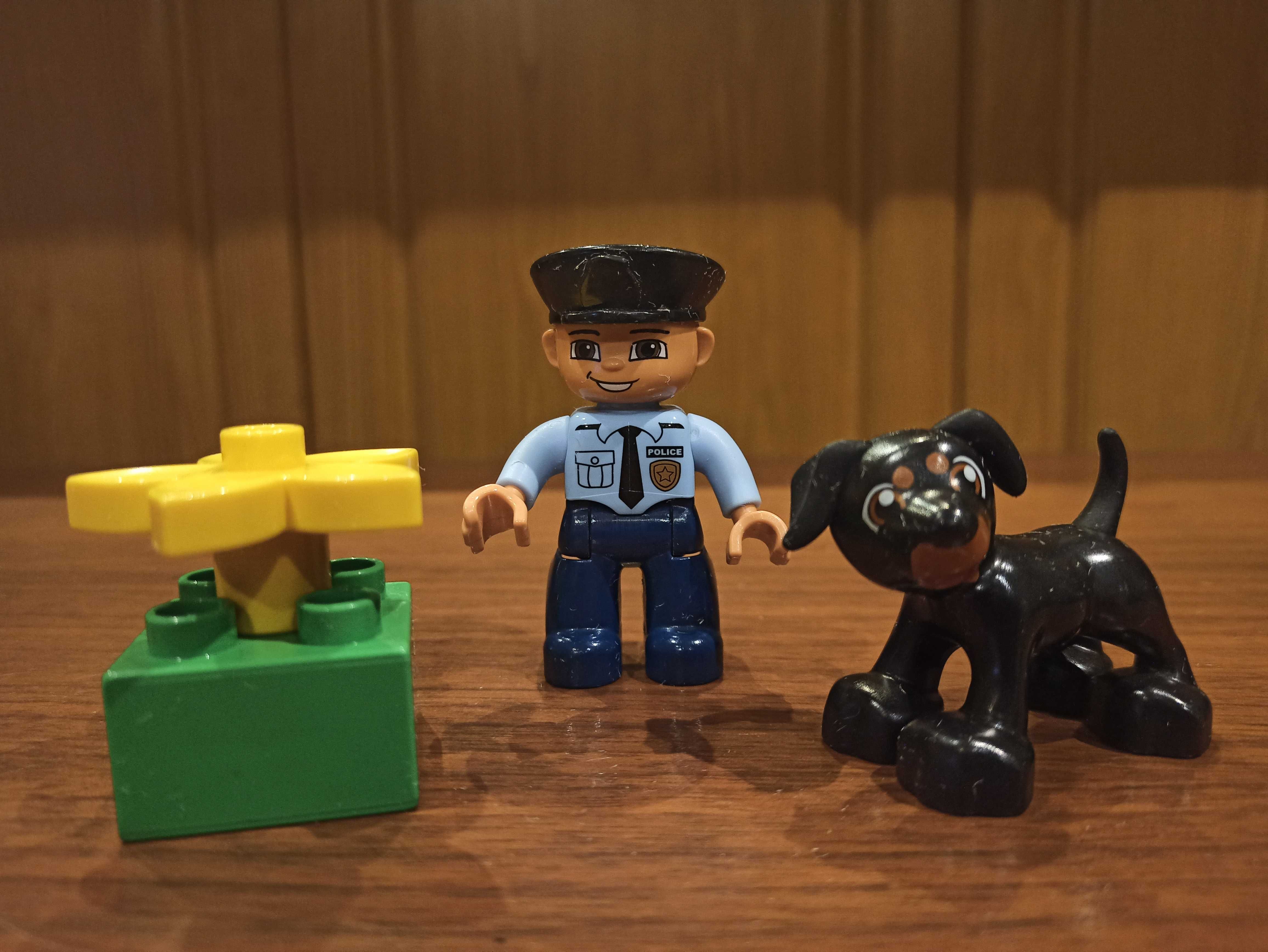 LEGO DUPLO - Policjant z pieskiem