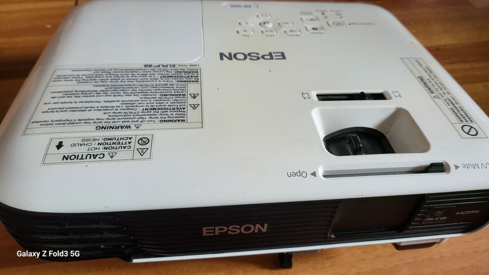 Проектор EPSON EB-S04 + нова лампа .