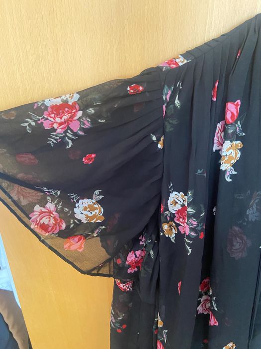 Vestido florido Zara TAM XS