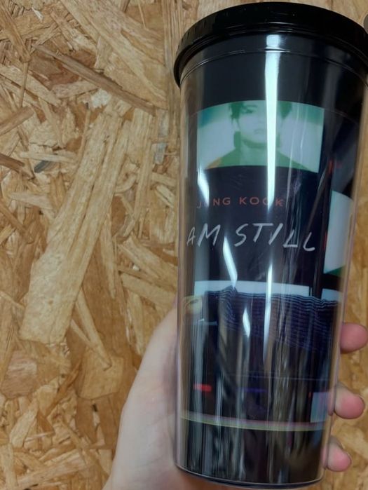 Bts мерч чашка та відкрце