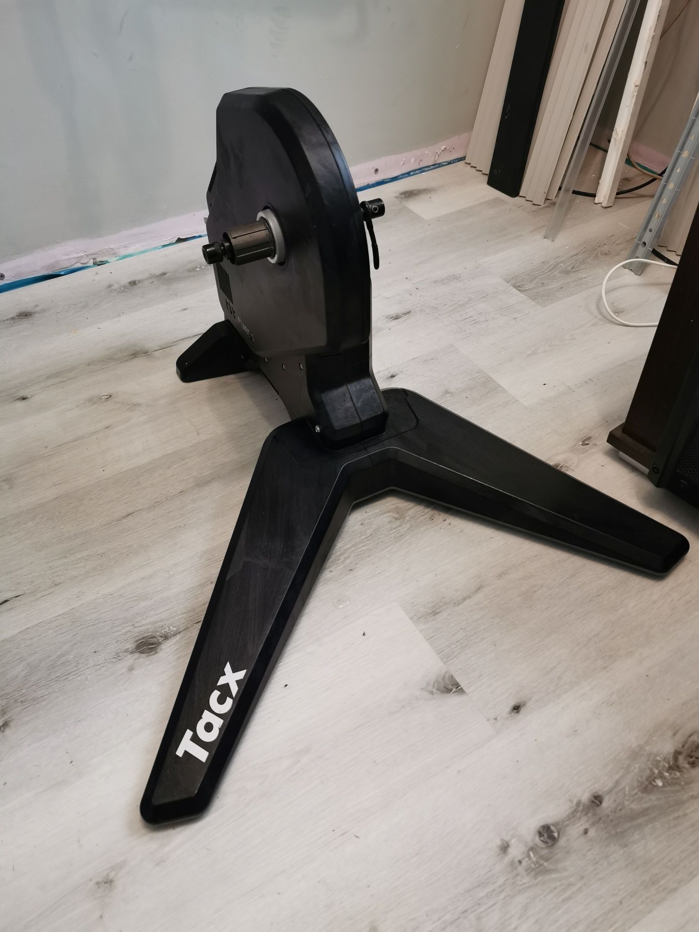 Trenażer Tacx Flux S smart