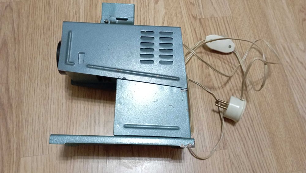 Фильмопроектор   -