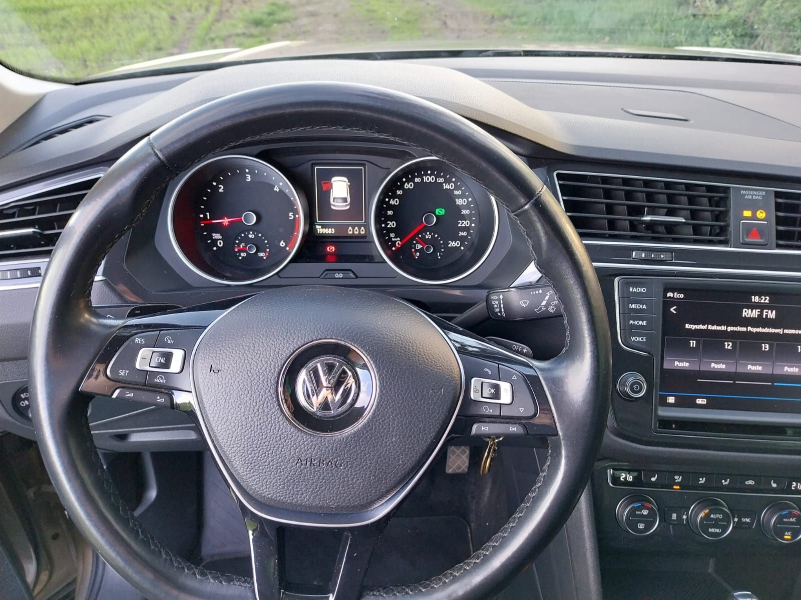 Volkswagen tiguan 2.0 diesel bogate wyposażenie