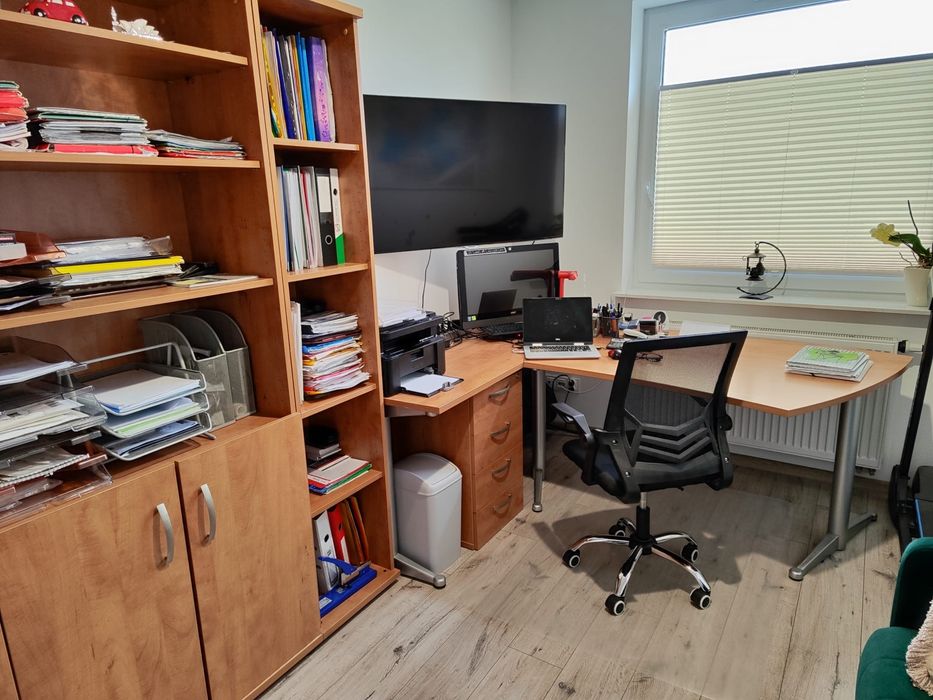 Zestaw mebli biurowych