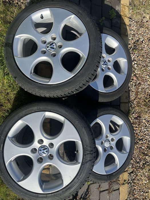 Sprzedam komplet koł golf VI 17’