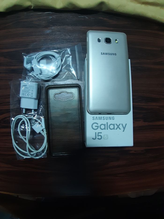 Samsung J5 2016 ecrã partido