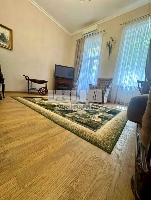 Продаж 2к квартири, вул. Хмельницького Богдана, 84, Центр