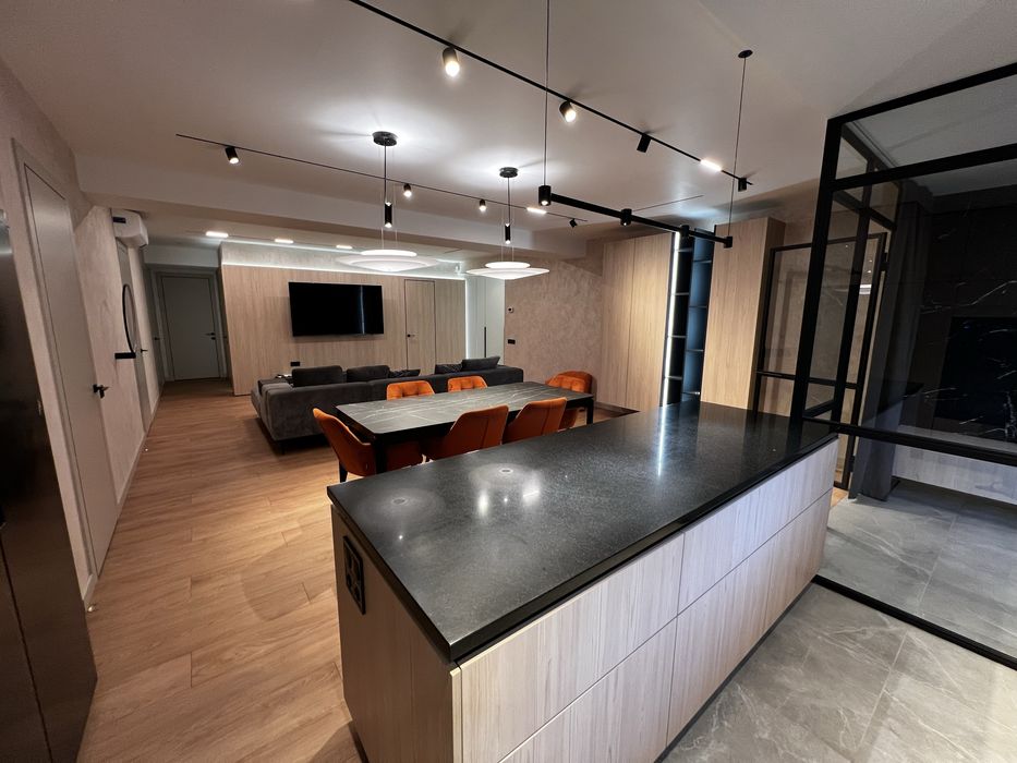 Шикарная 5 ком.квартира 177,6м2 со своим двором паркингом первая сдача