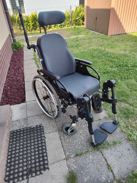 Wózek inwalidzki specjalny Vermeiren V300 30°, regulowane oparcie