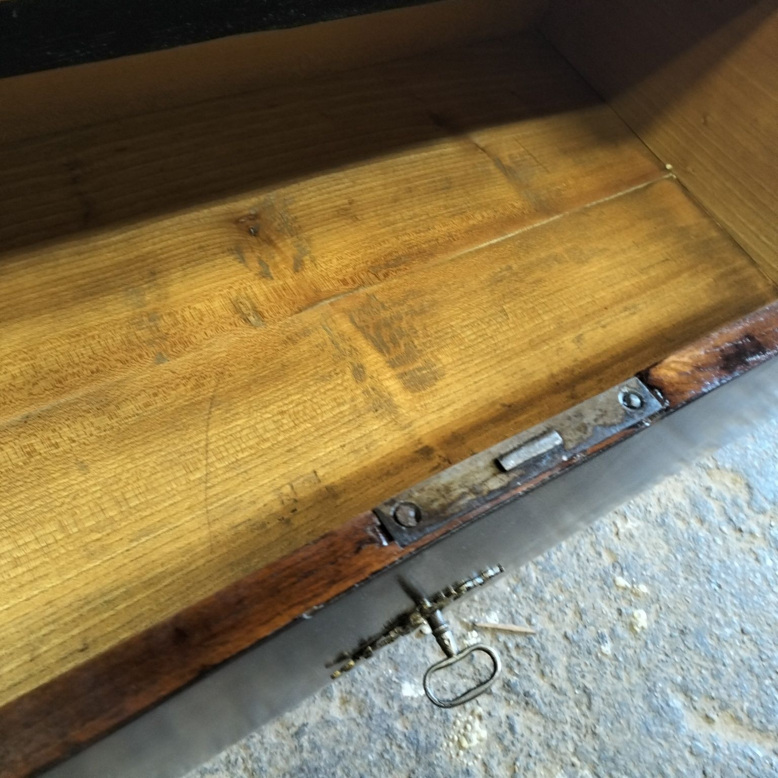 Bardzo stary sekretarzyk biedermeier