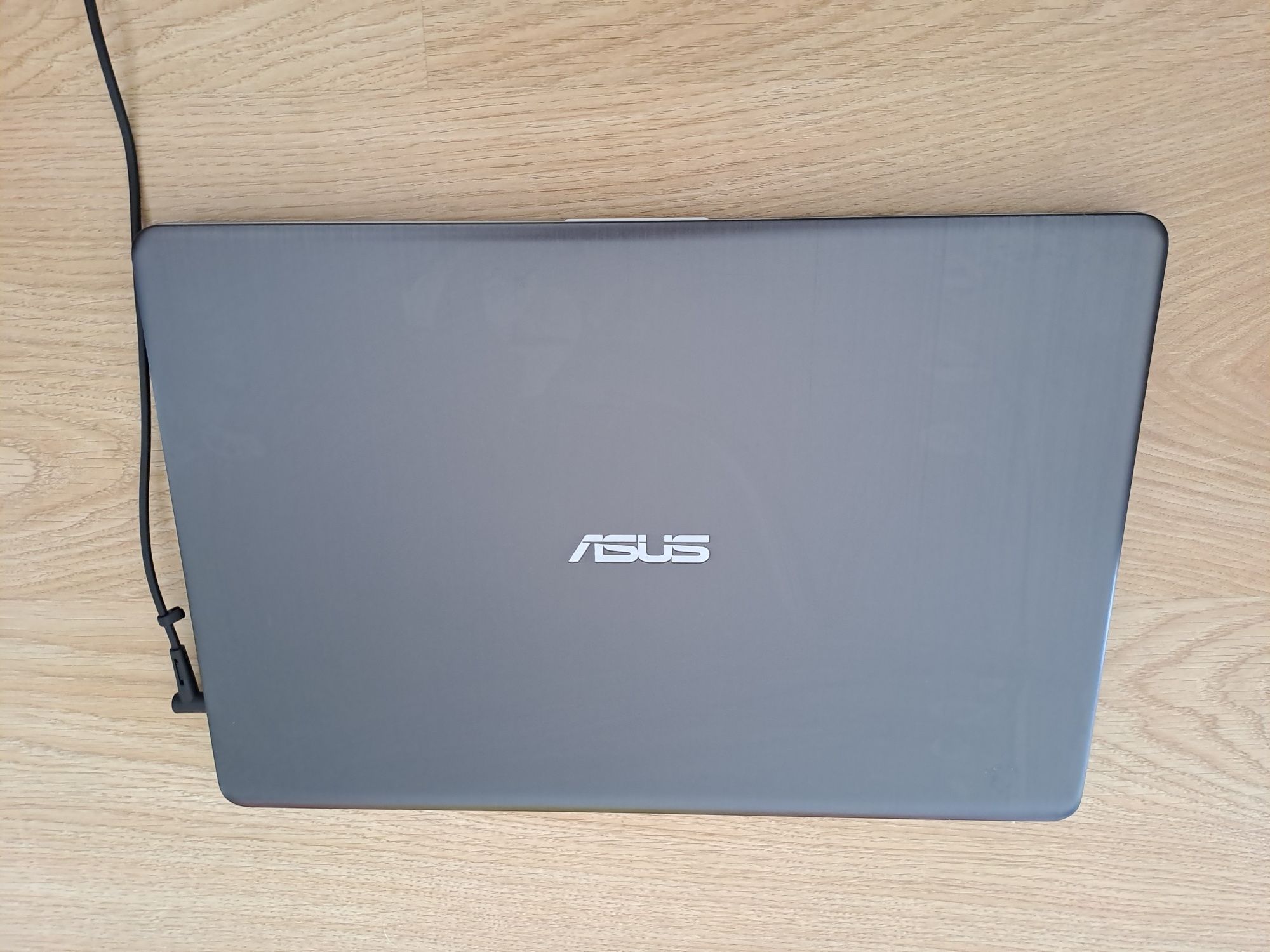 Portátil Asus VivoBook
