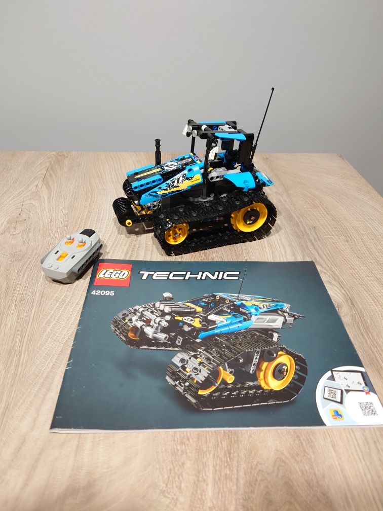 Klocki LEGO Technic 42095 wyścigówka plus gratisy