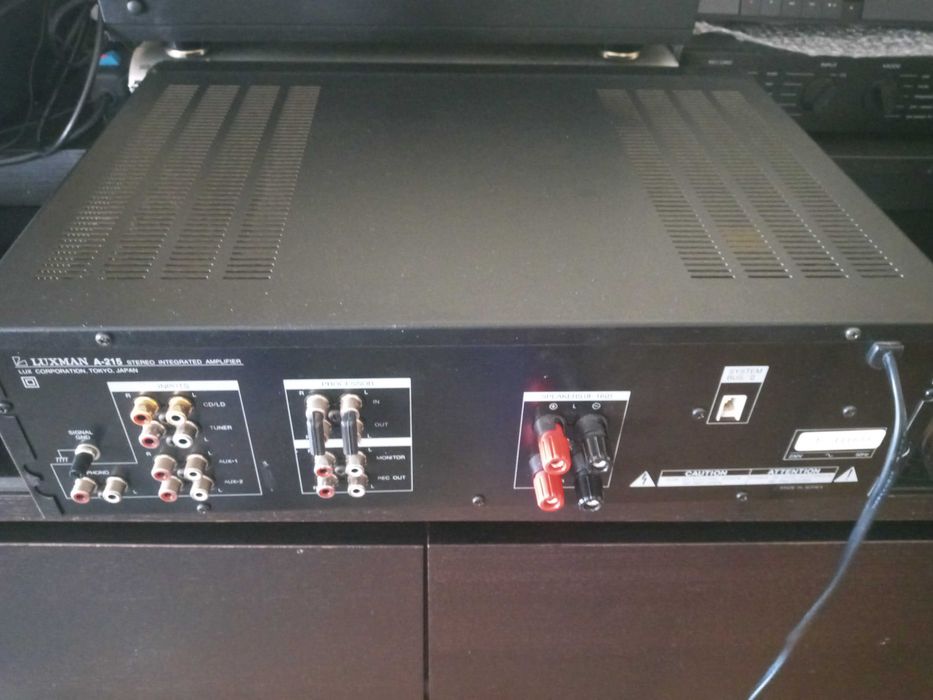 Amplificador Luxman A-215