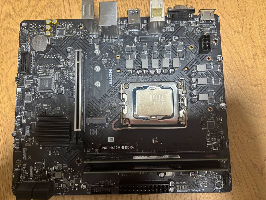 Материнська плата ,процесор ,оперативна память