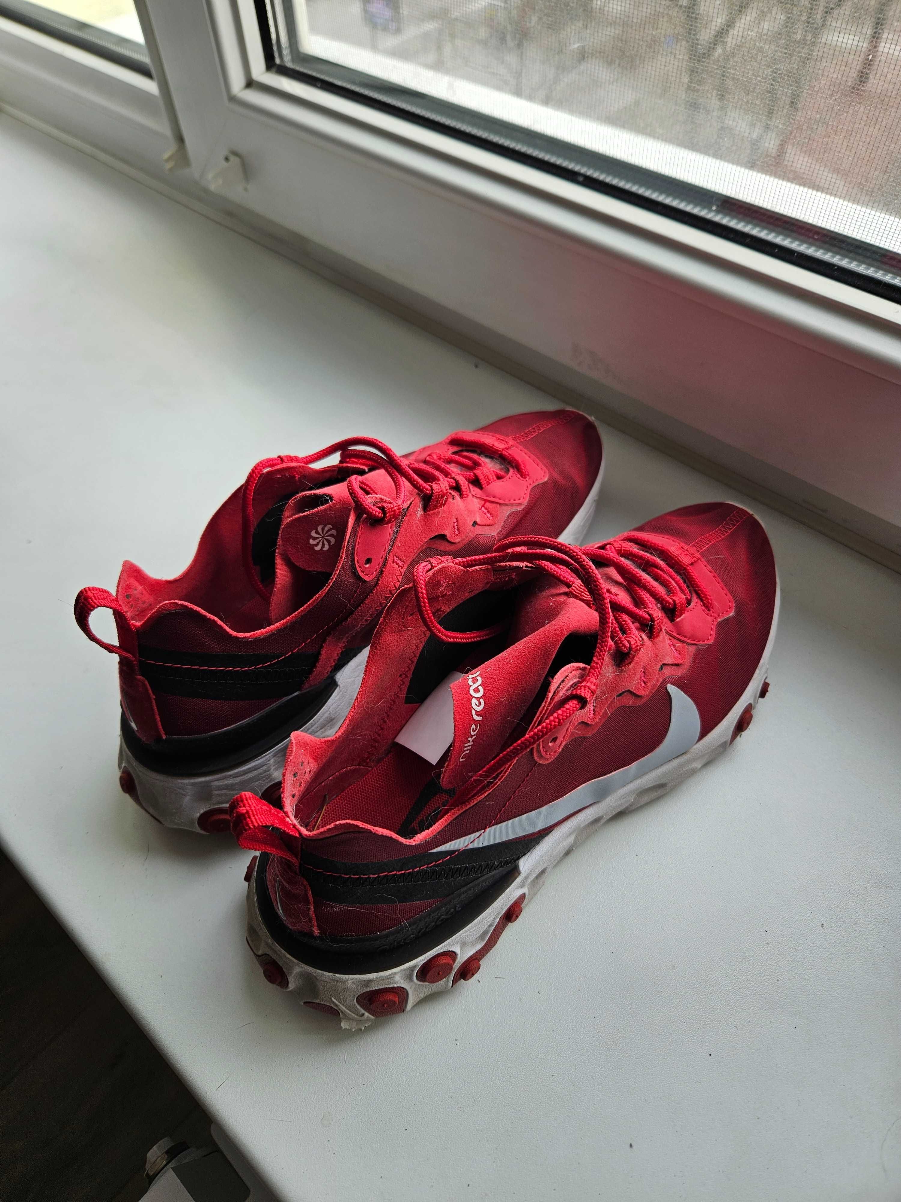 Продам кросівки Nike React Element 55 Red б/у