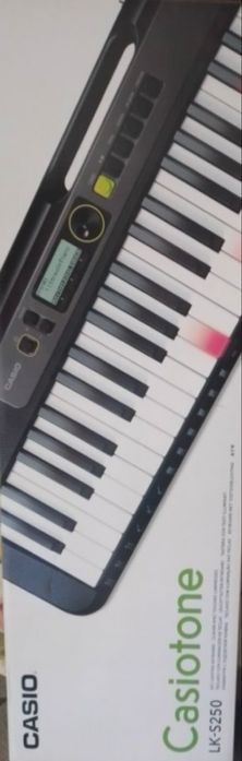 Синтезатор Casio LK-S250